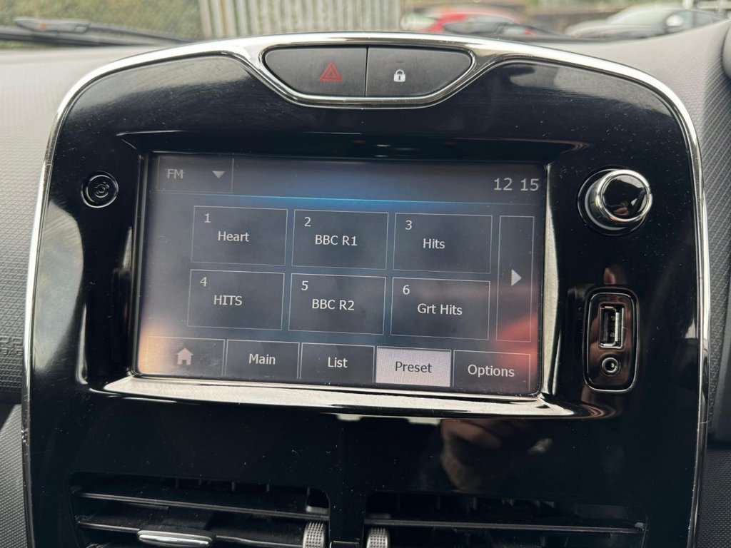 Used Renault Clio 2015 for sale - 76563323: Photo 28