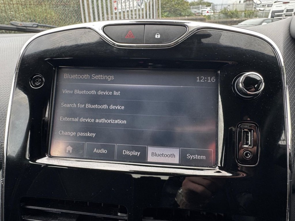 Used Renault Clio 2015 for sale - 76563323: Photo 31