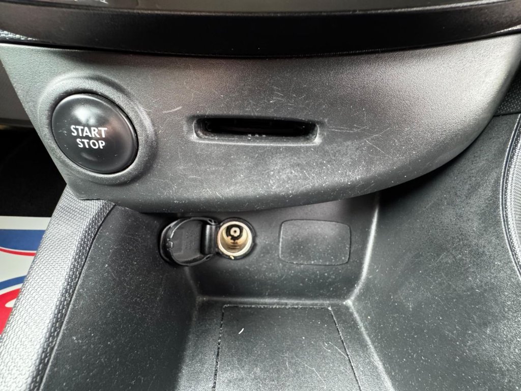 Used Renault Clio 2015 for sale - 76563323: Photo 33