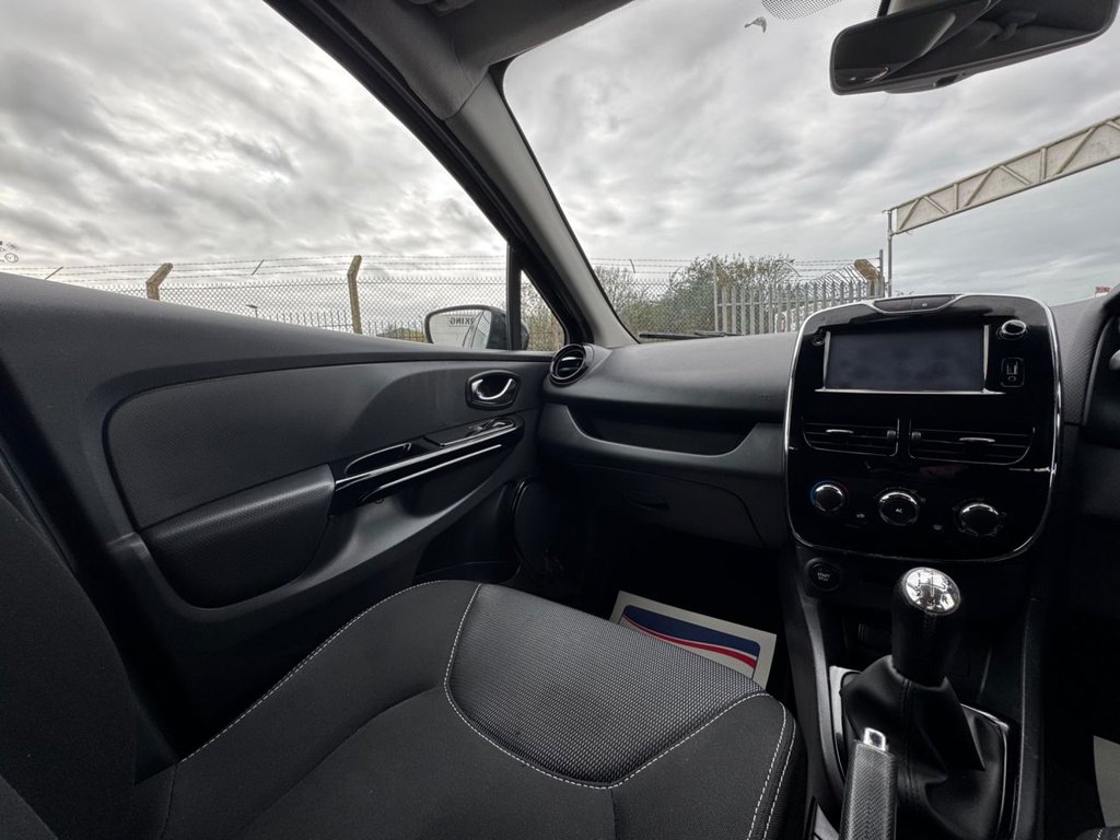 Used Renault Clio 2015 for sale - 76563323: Photo 36