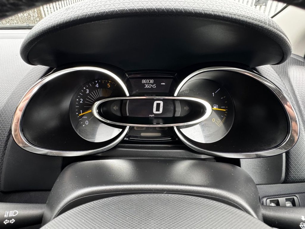 Used Renault Clio 2015 for sale - 76563323: Photo 40