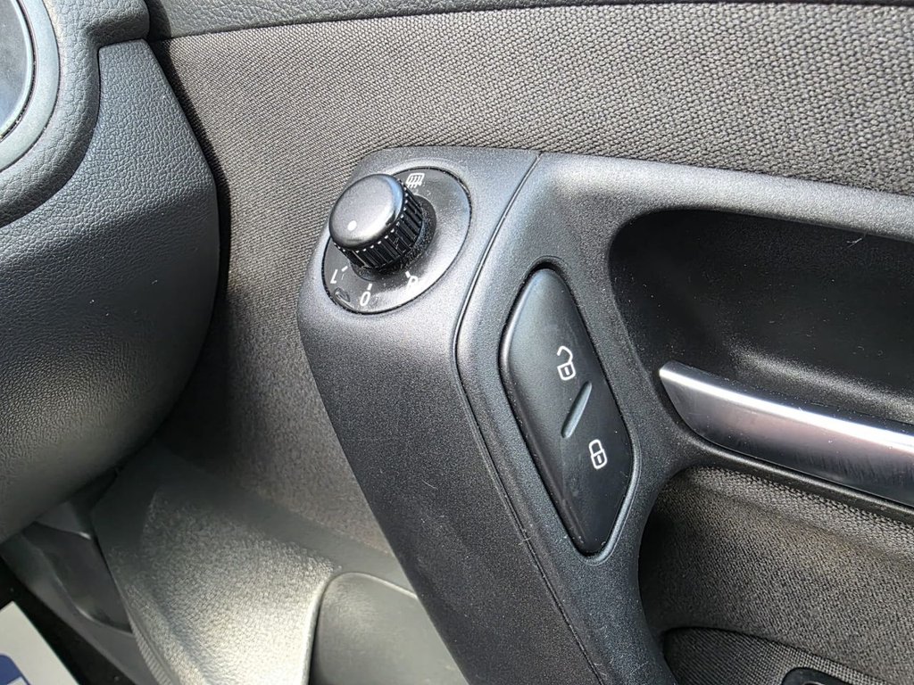 Used Volkswagen Polo 2013 for sale - 76345765: Photo 32