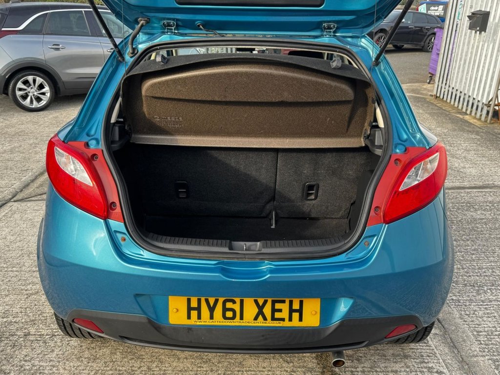 Used Mazda Mazda2 2011 for sale - 77991542: Photo 6