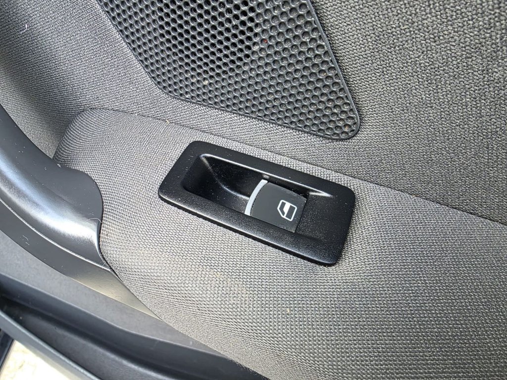 Used Volkswagen Touran 2013 for sale - 77064938: Photo 24