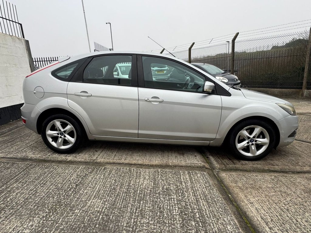 Used Ford Focus 2010 for sale - 77642796: Photo 10