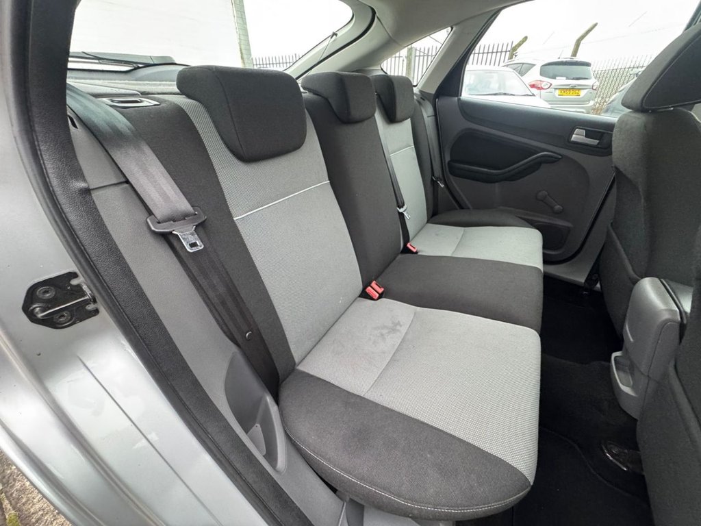 Used Ford Focus 2010 for sale - 77642796: Photo 14