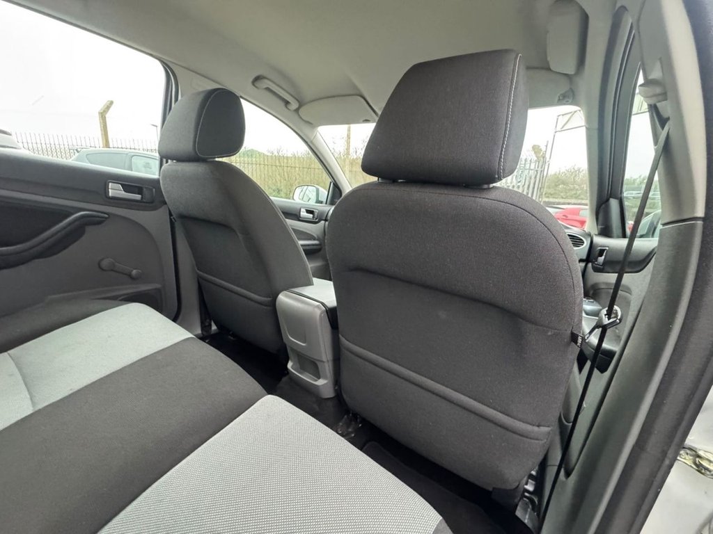 Used Ford Focus 2010 for sale - 77642796: Photo 15