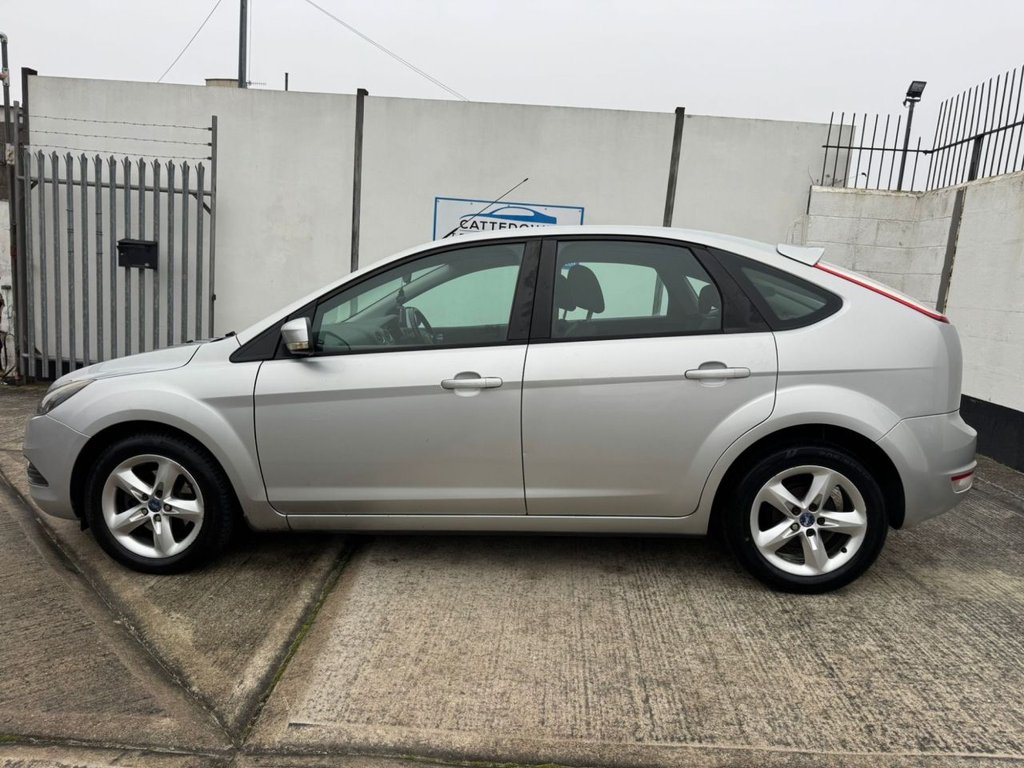 Used Ford Focus 2010 for sale - 77642796: Photo 2