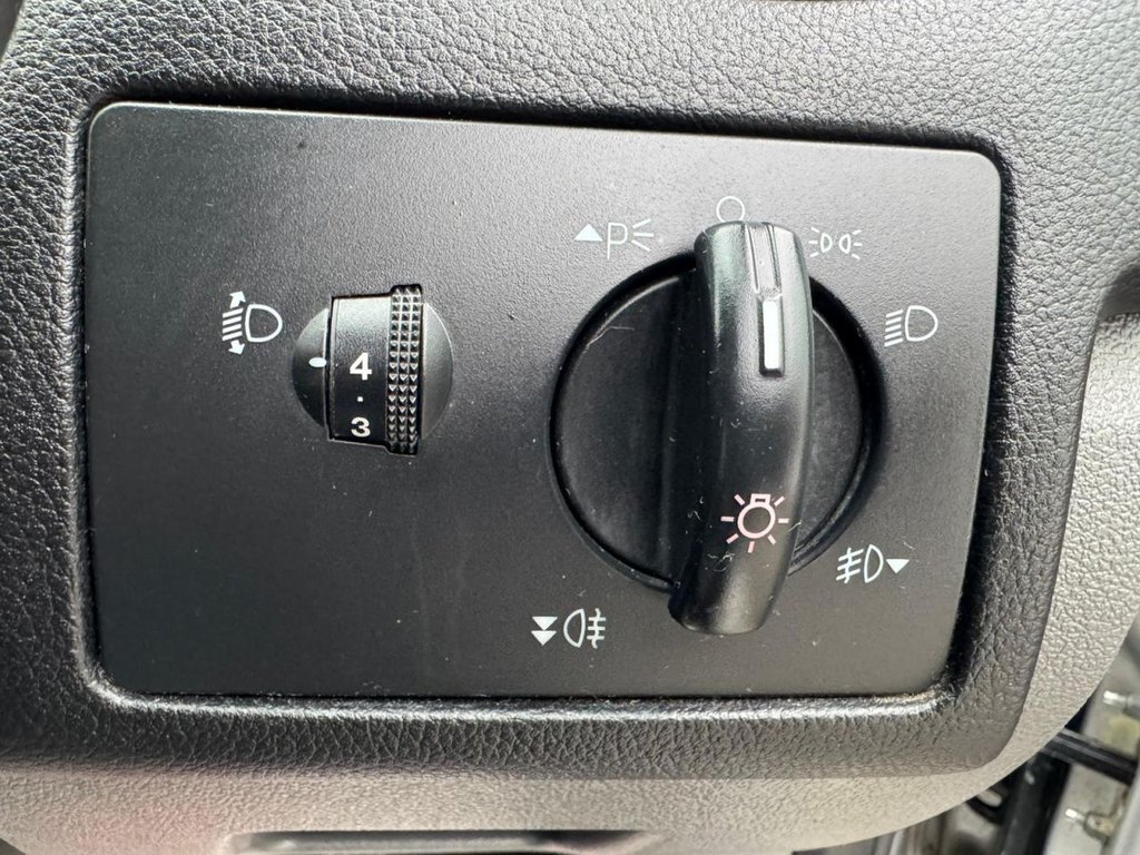 Used Ford Focus 2010 for sale - 77642796: Photo 31