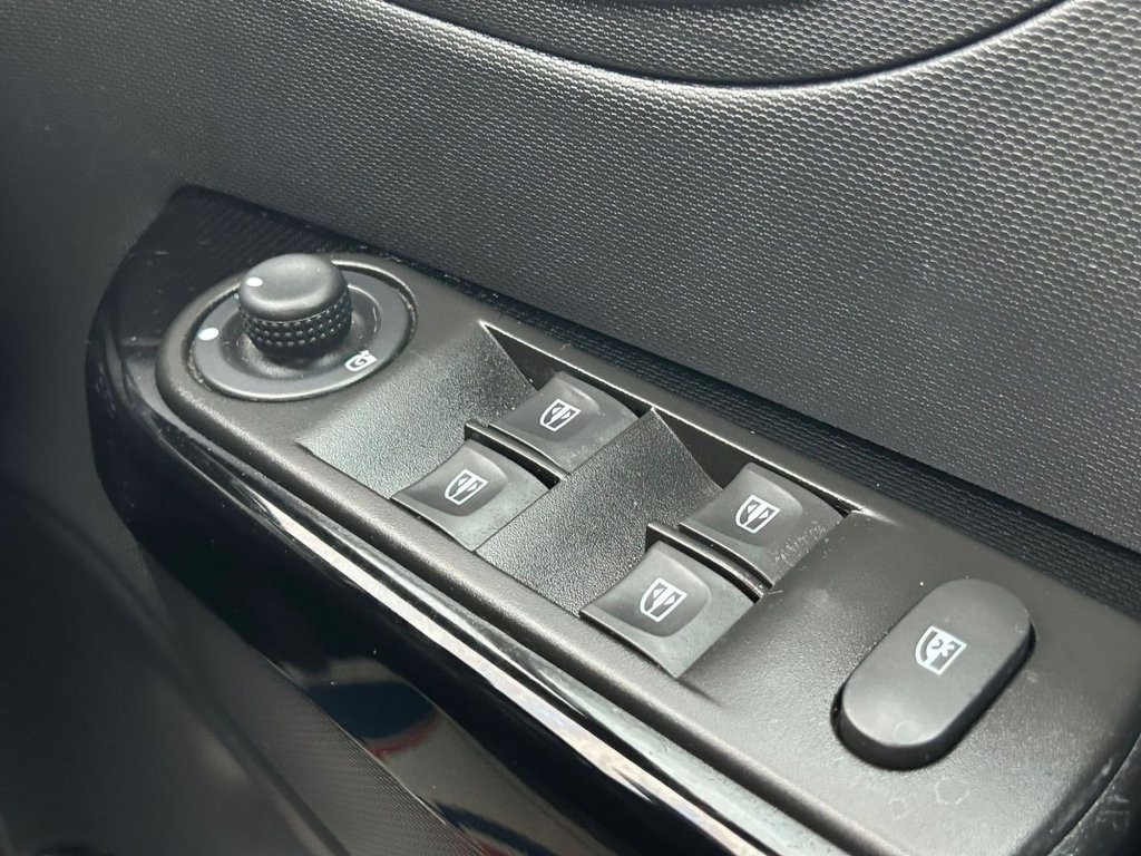 Used Renault Captur 2014 for sale - 77614104: Photo 34