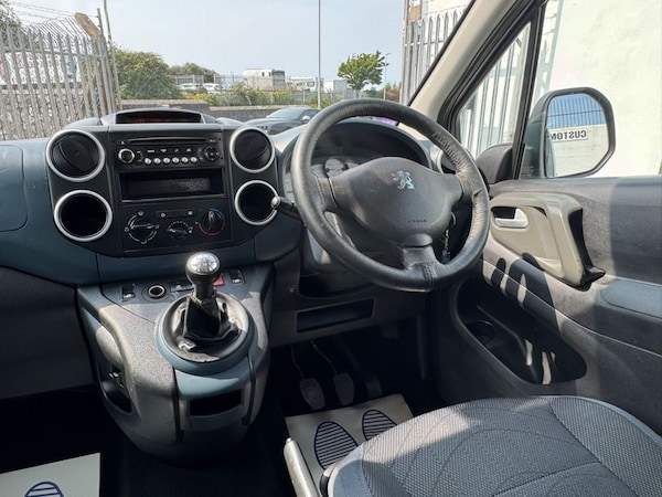 Used Peugeot Partner Tepee 2011 for sale - 75602495: Photo 28