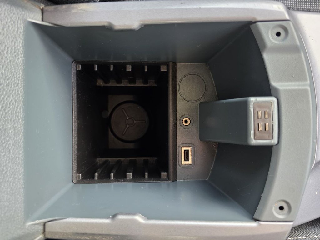 Used Ford C-Max 2015 for sale - 76923810: Photo 24