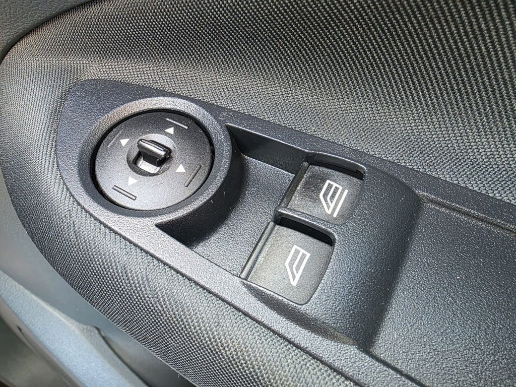 Used Ford C-Max 2015 for sale - 76923810: Photo 32