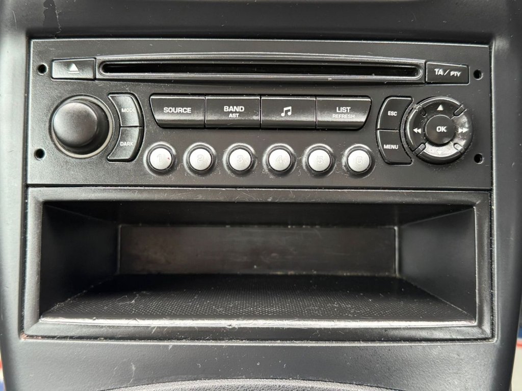 Used Citroen C3 Picasso 2010 for sale - 77507955: Photo 31