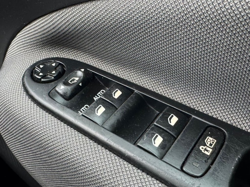 Used Citroen C3 Picasso 2010 for sale - 77507955: Photo 37