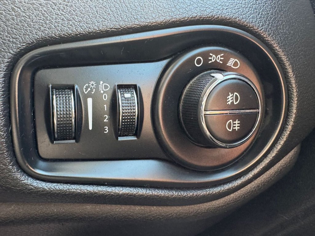 Used Jeep Renegade 2016 for sale - 78167601: Photo 35