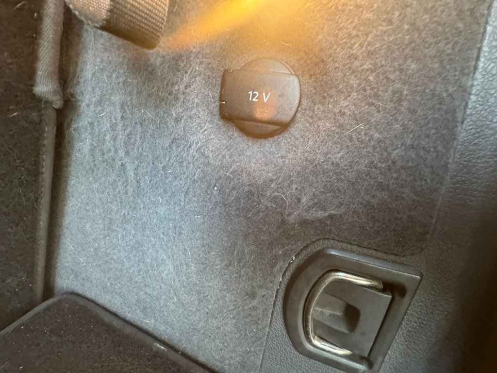 Used Volkswagen Touran 2011 for sale - 77920450: Photo 10