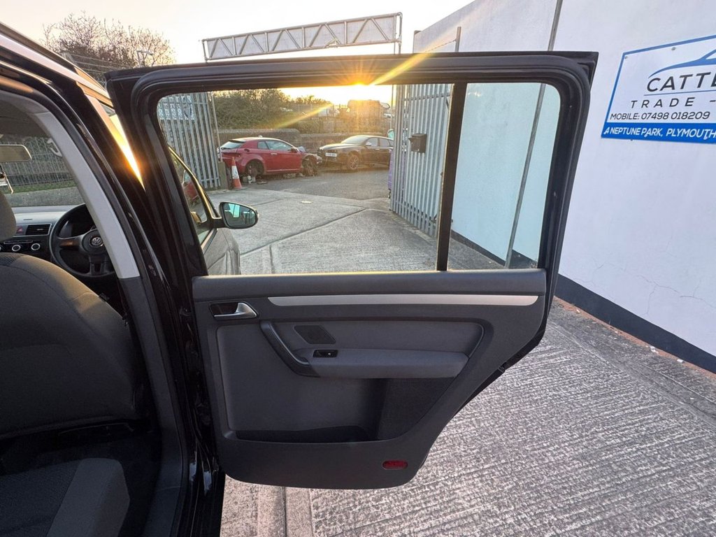 Used Volkswagen Touran 2011 for sale - 77920450: Photo 19