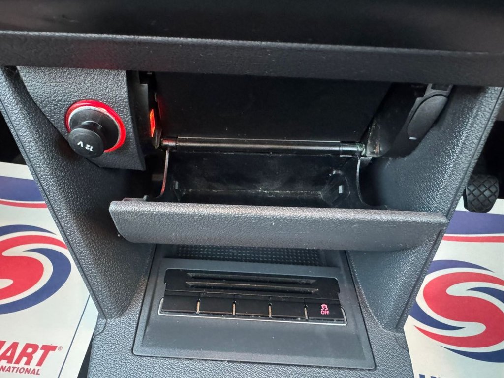 Used Volkswagen Touran 2011 for sale - 77920450: Photo 30