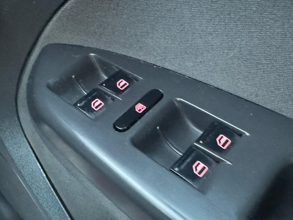 Used Volkswagen Touran 2011 for sale - 77920450: Photo 36