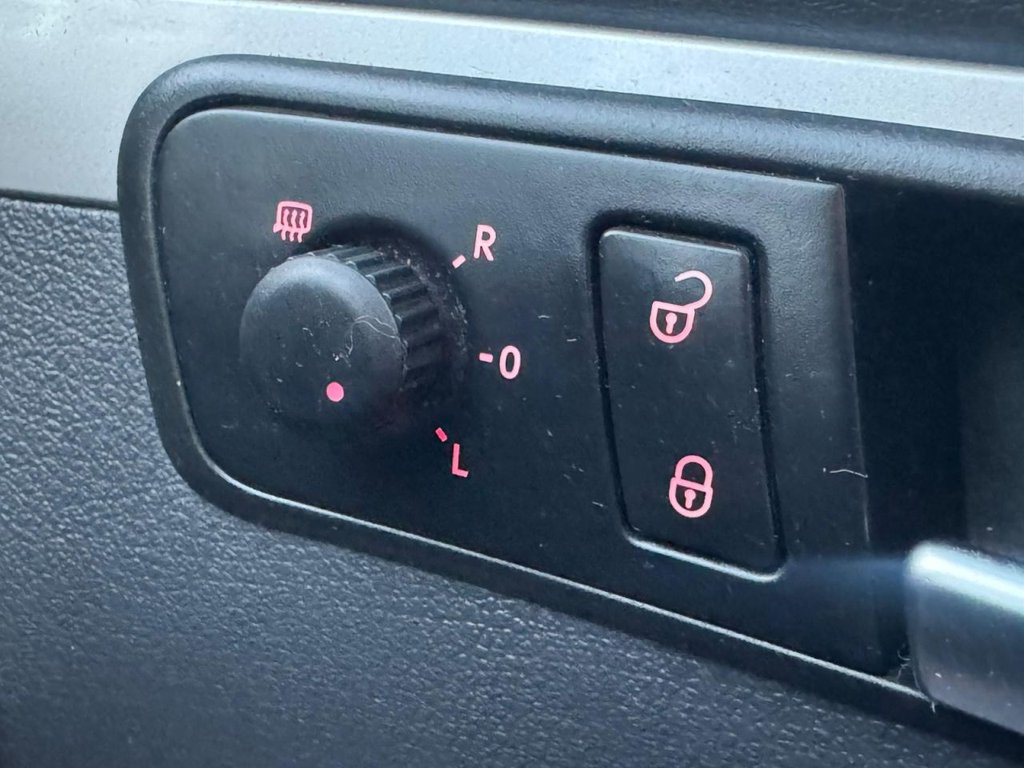 Used Volkswagen Touran 2011 for sale - 77920450: Photo 38