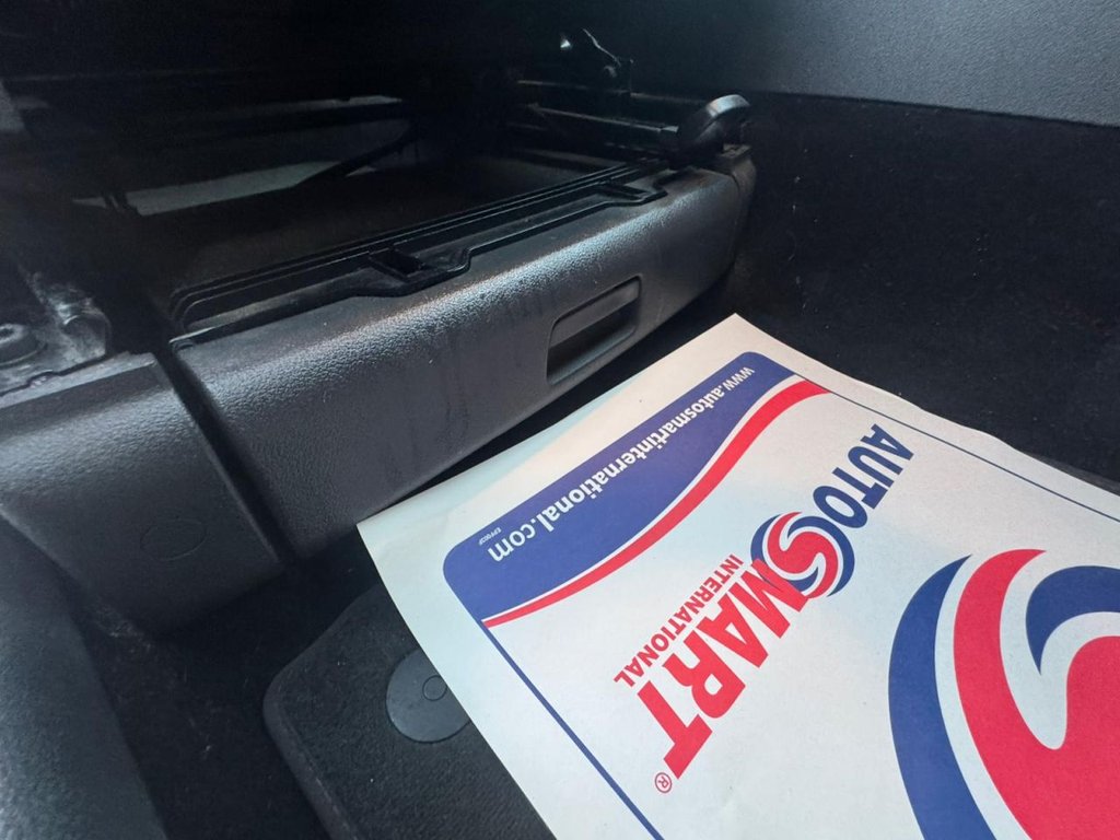 Used Volkswagen Touran 2011 for sale - 77920450: Photo 41