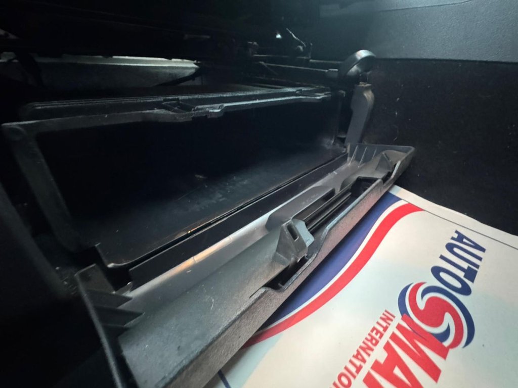 Used Volkswagen Touran 2011 for sale - 77920450: Photo 42