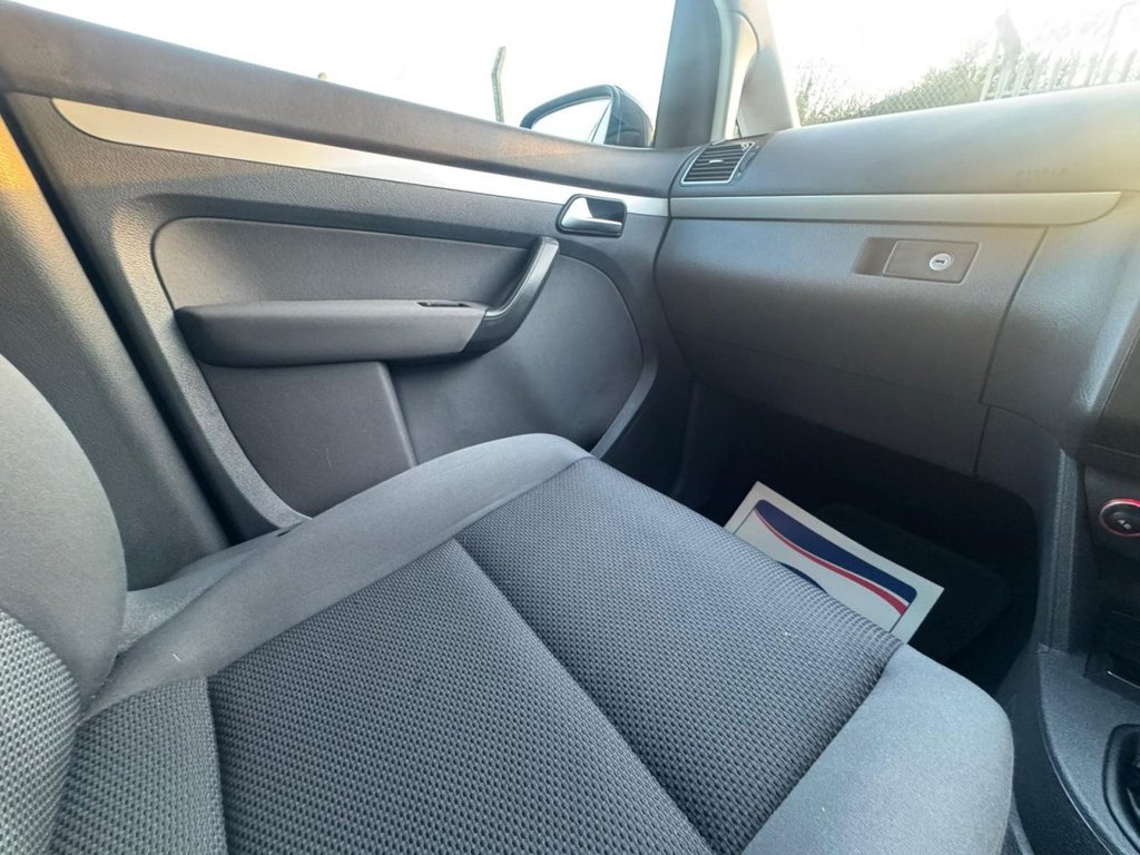 Used Volkswagen Touran 2011 for sale - 77920450: Photo 44