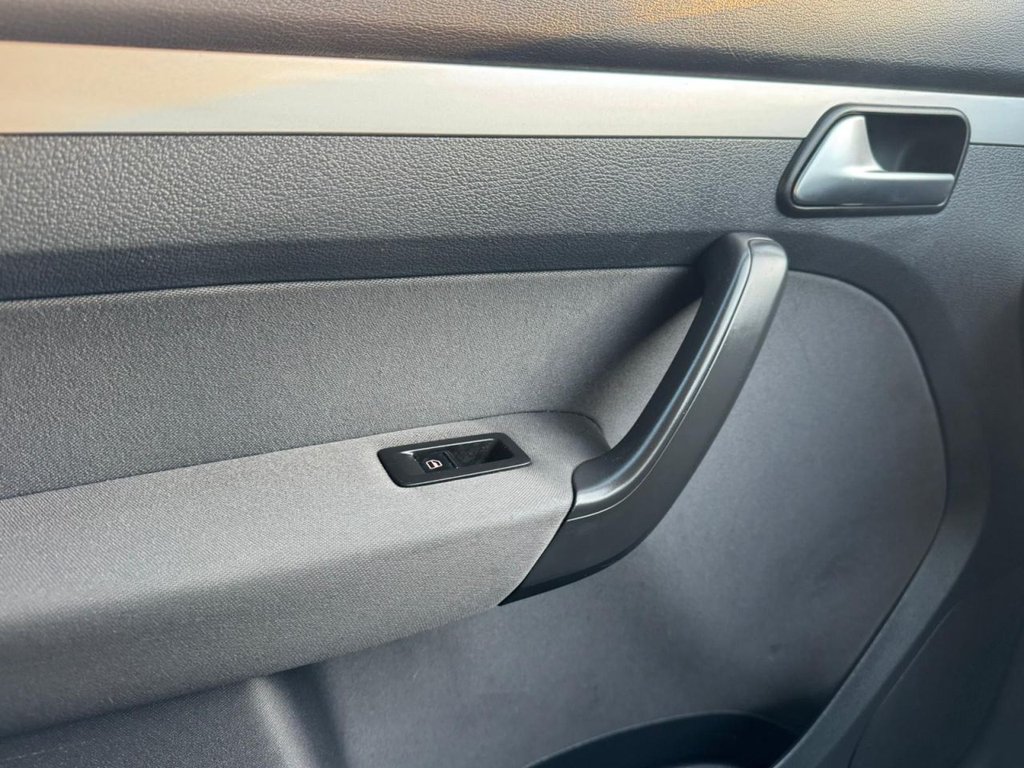 Used Volkswagen Touran 2011 for sale - 77920450: Photo 45