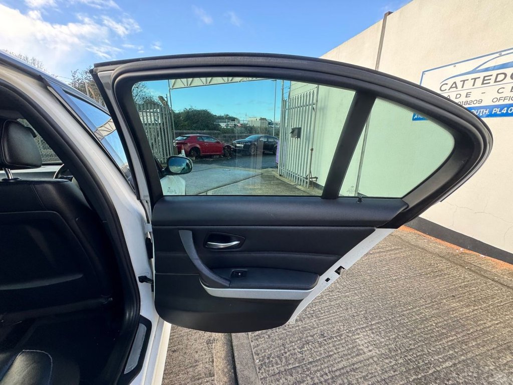 Used BMW 3 Series 2011 for sale - 76610260: Photo 13