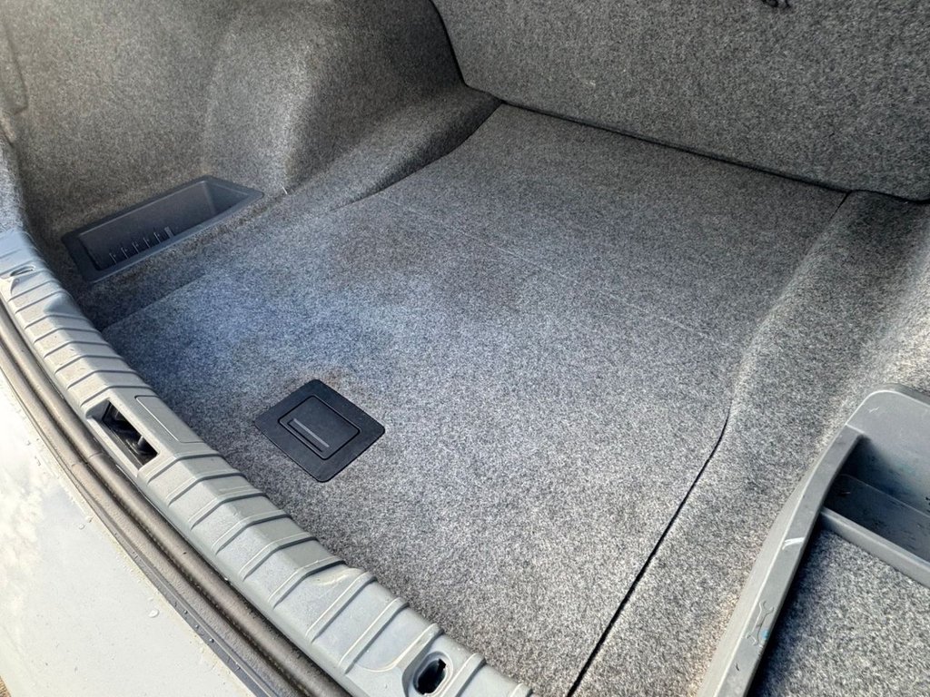 Used BMW 3 Series 2011 for sale - 76610260: Photo 7