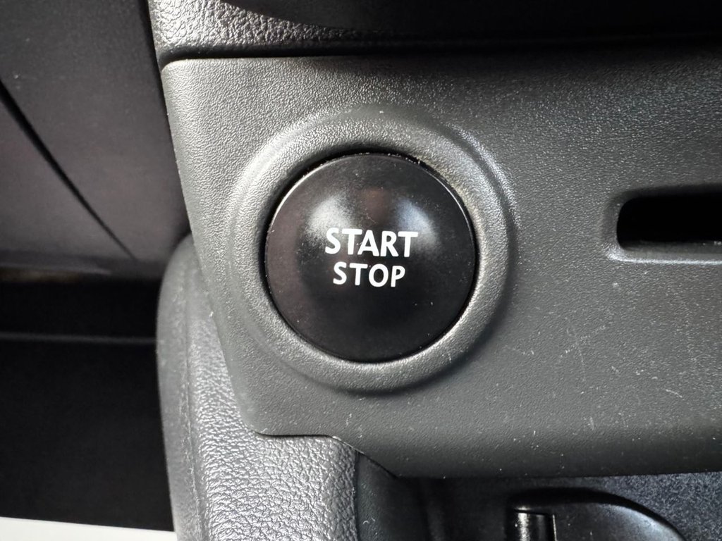 Used Renault Clio 2016 for sale - 76711207: Photo 24