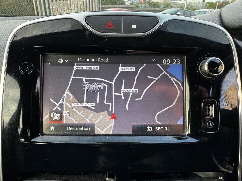 Used Renault Clio 2016 for sale - 76711207: Photo 27