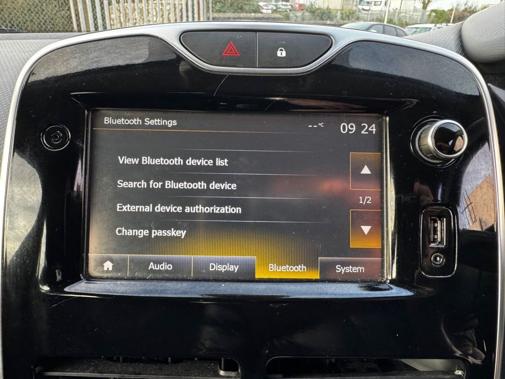 Used Renault Clio 2016 for sale - 76711207: Photo 29