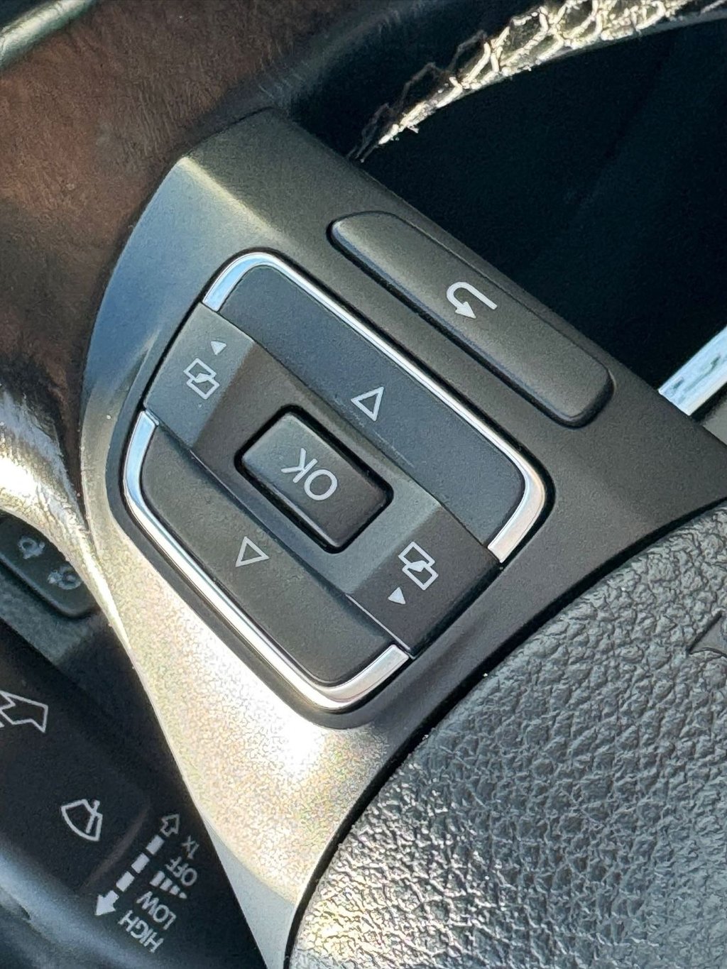 Used Volkswagen Tiguan 2011 for sale - 76356955: Photo 31