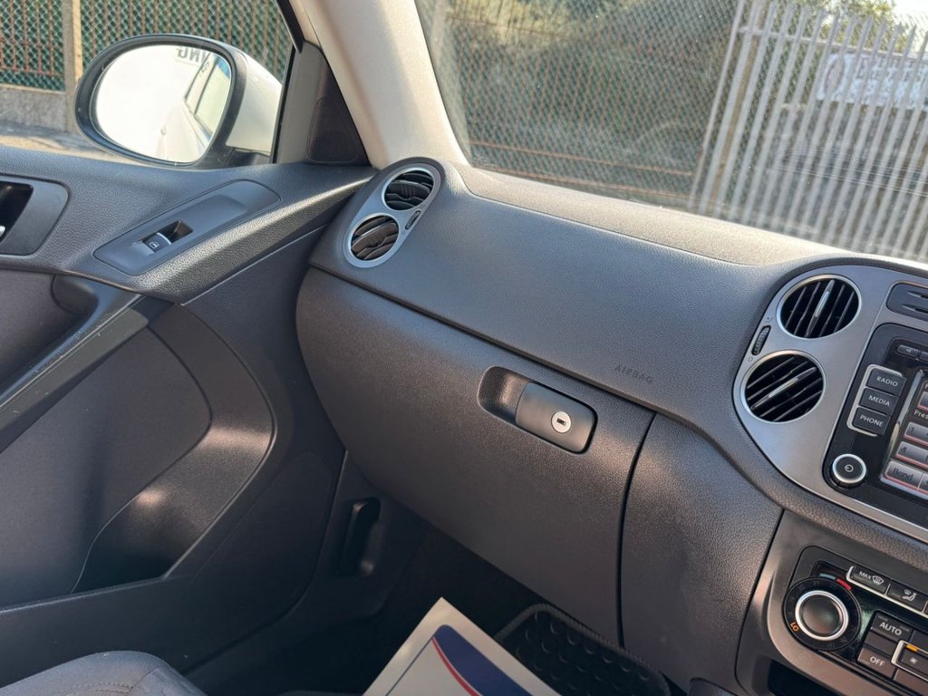 Used Volkswagen Tiguan 2011 for sale - 76356955: Photo 46