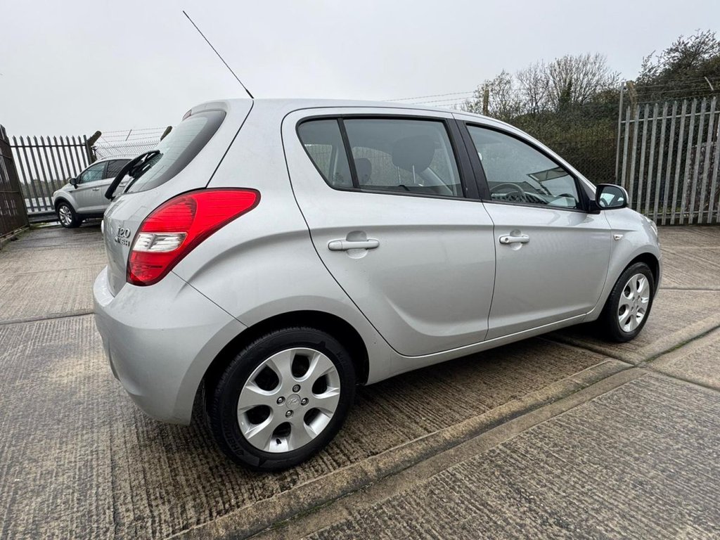 Used Hyundai i20 2011 for sale - 77212343: Photo 9