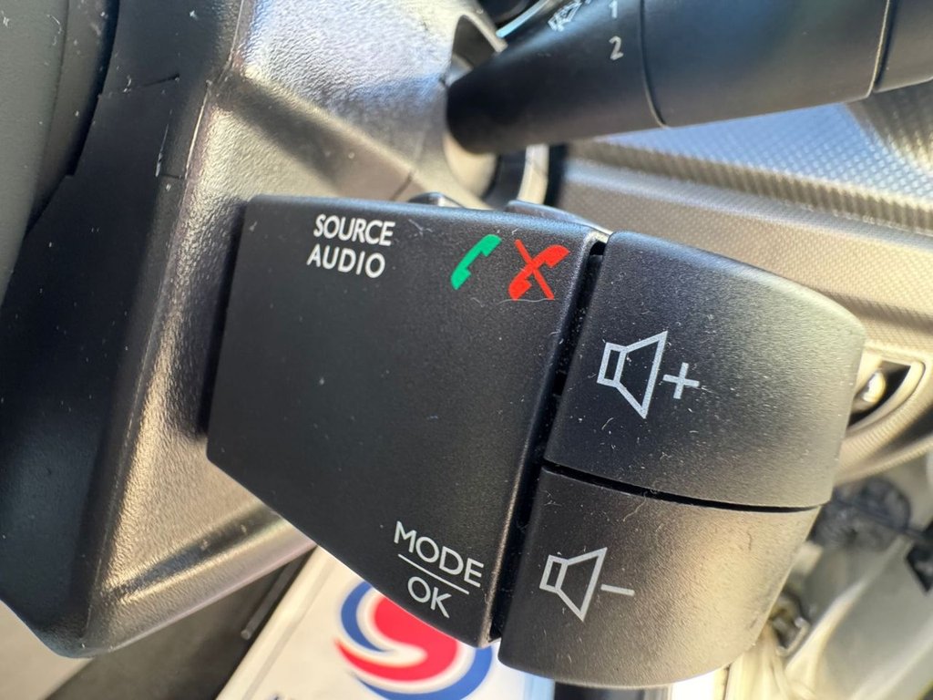 Used Renault Captur 2014 for sale - 76617609: Photo 23