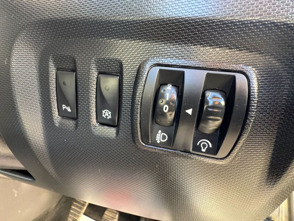 Used Renault Captur 2014 for sale - 76617609: Photo 25