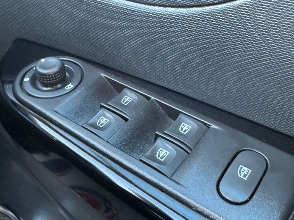 Used Renault Captur 2014 for sale - 76617609: Photo 45