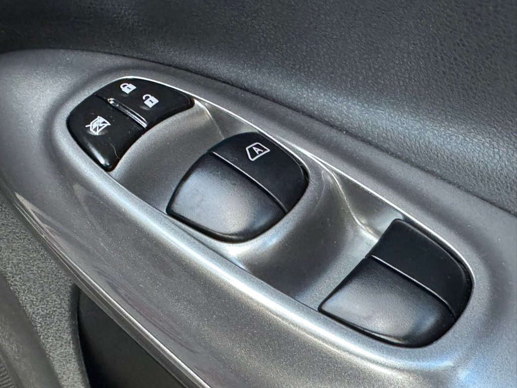 Used Nissan Juke 2011 for sale - 77328429: Photo 29