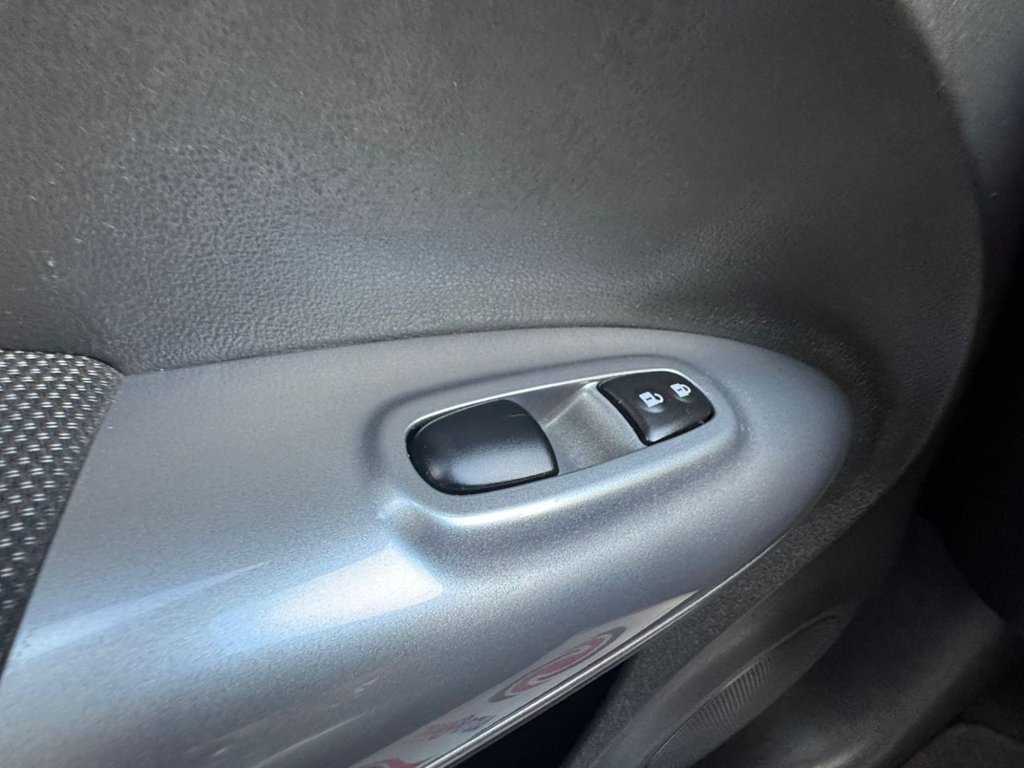 Used Nissan Juke 2011 for sale - 77328429: Photo 36