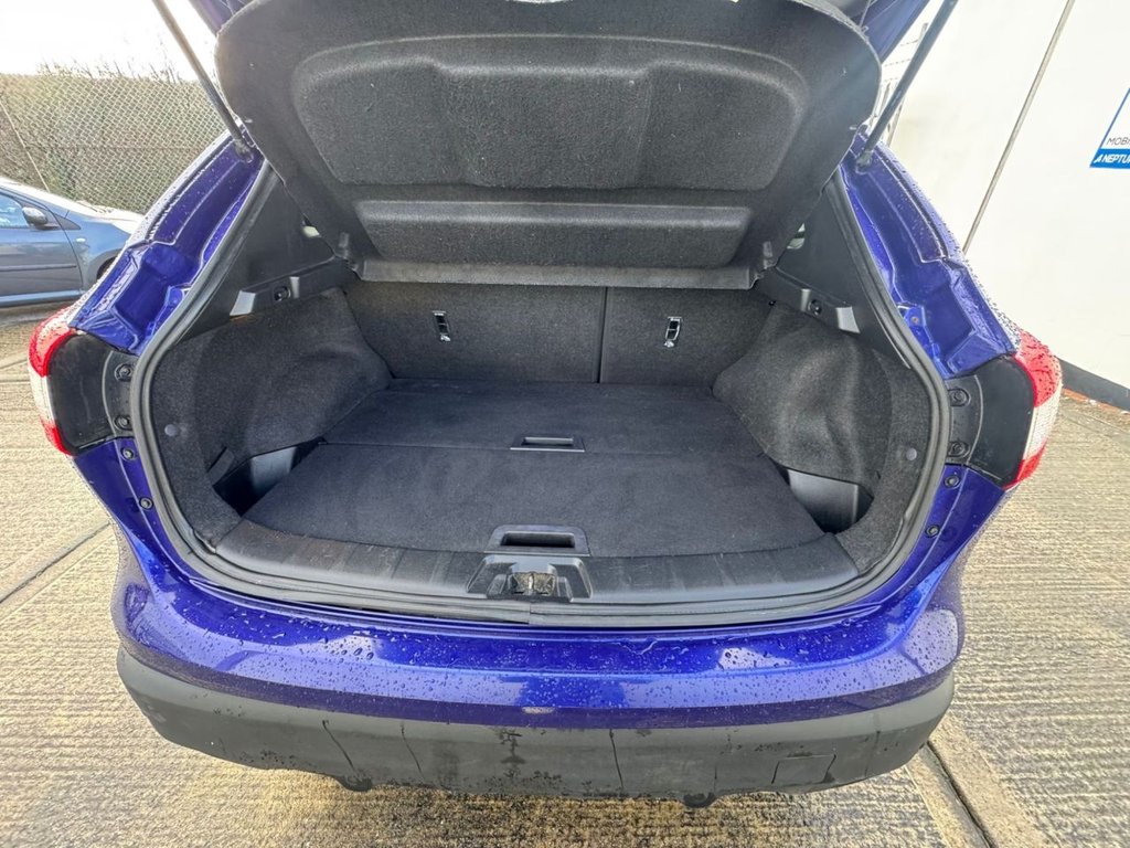 Used Nissan Qashqai 2014 for sale - 77384130: Photo 6