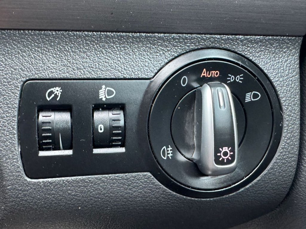 Used Volkswagen Touran 2011 for sale - 77507788: Photo 36