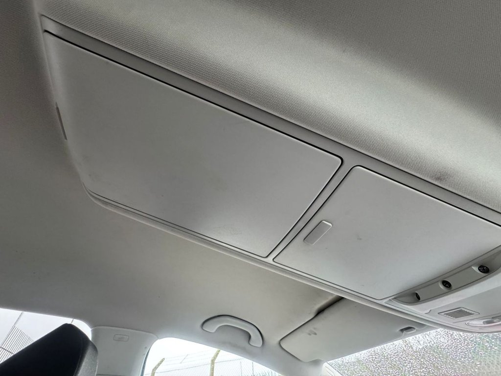 Used Volkswagen Touran 2011 for sale - 77507788: Photo 46