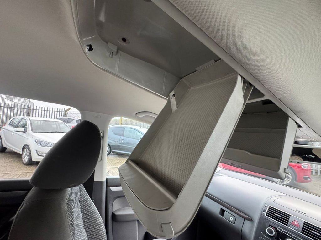 Used Volkswagen Touran 2011 for sale - 77507788: Photo 47