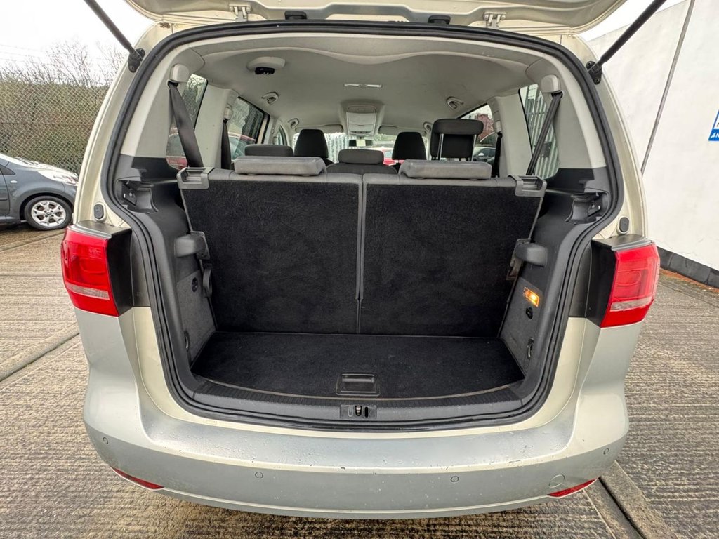 Used Volkswagen Touran 2011 for sale - 77507788: Photo 5
