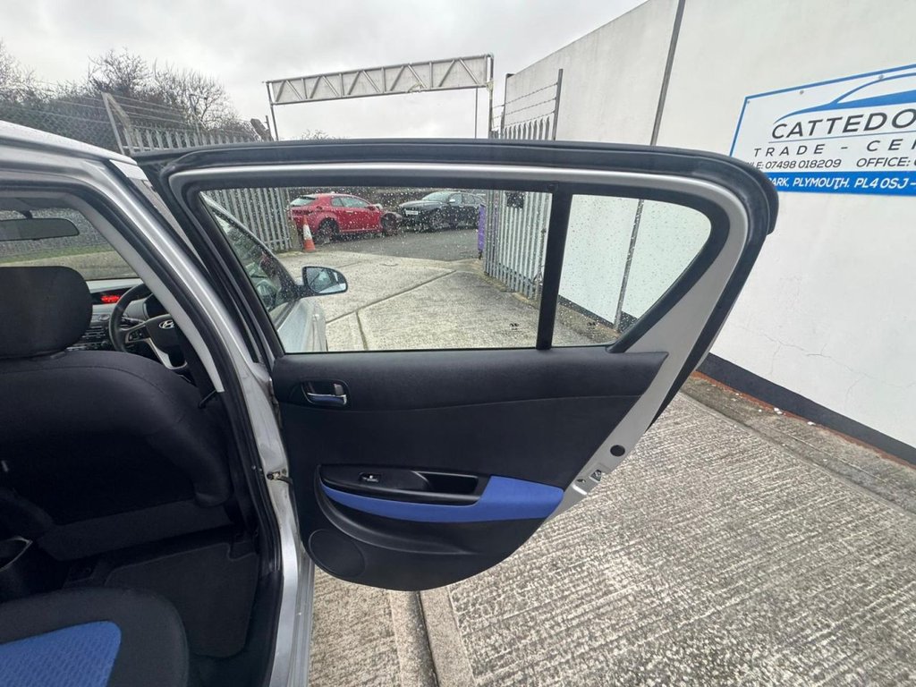 Used Hyundai i20 2009 for sale - 77302334: Photo 17