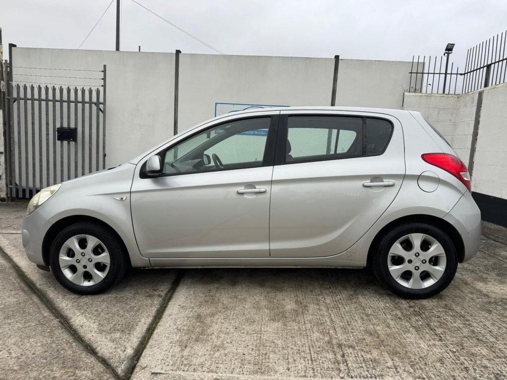 Used Hyundai i20 2009 for sale - 77302334: Photo 2