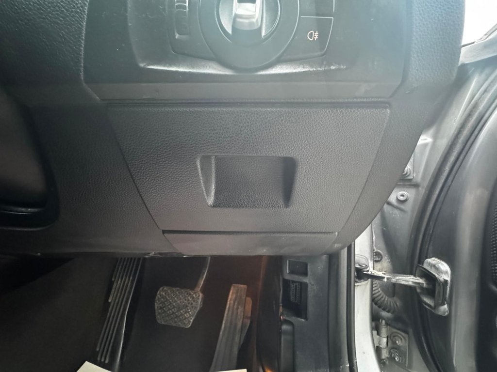 Used BMW 3 Series 2010 for sale - 77667392: Photo 38